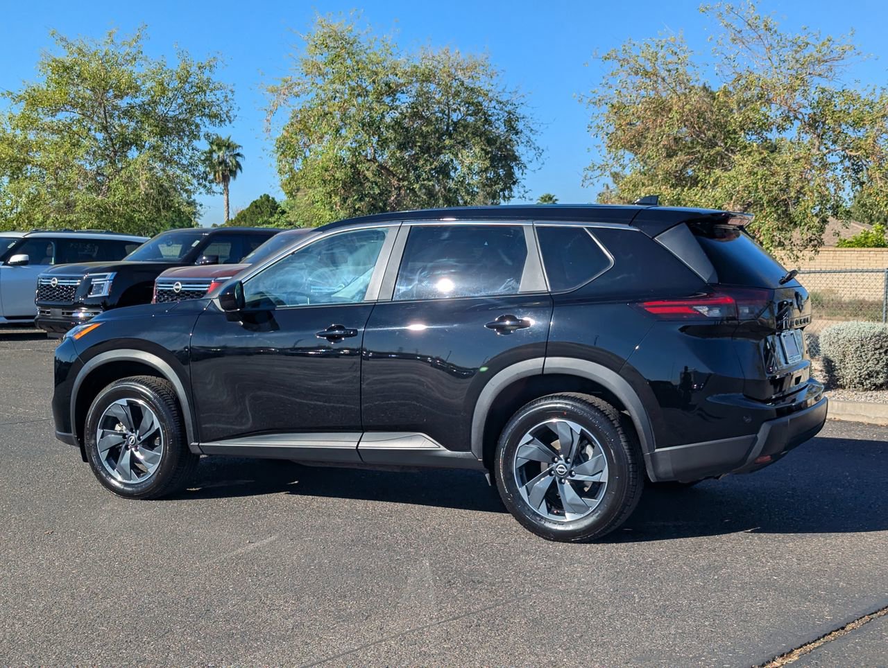 Certified 2025 Nissan Rogue SV image 4