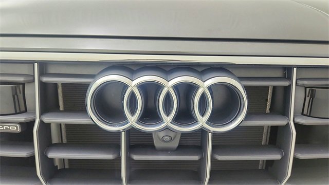 Used 2023 Audi Q8 Prestige w/ Prestige Package image 16