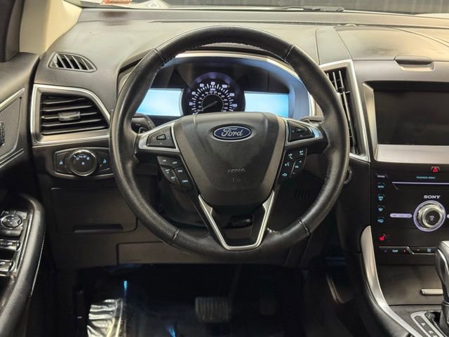 Used 2018 Ford Edge Titanium w/ Technology Package image 8