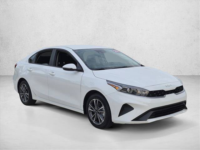 Used 2023 Kia Forte LXS w/ LXS Technology Package FWD image 3
