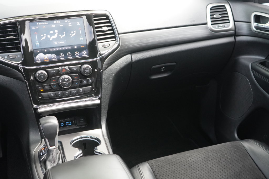 Used 2022 Jeep Grand Cherokee Laredo X AWD/4WD image 24