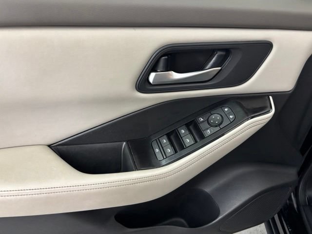 Used 2025 Nissan Rogue SV AWD/4WD image 10