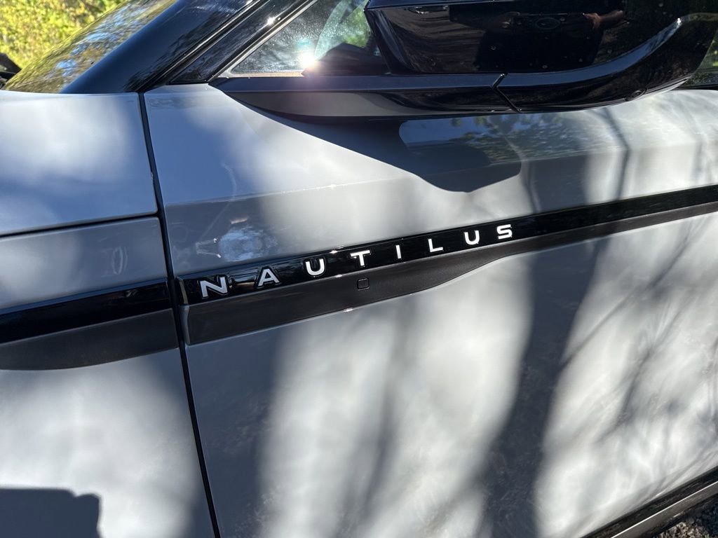 New 2026 Lincoln Nautilus Reserve w/ Jet Appearance Package image 7