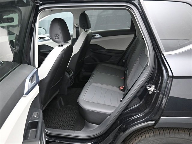 New 2026 Volkswagen Taos SE image 11