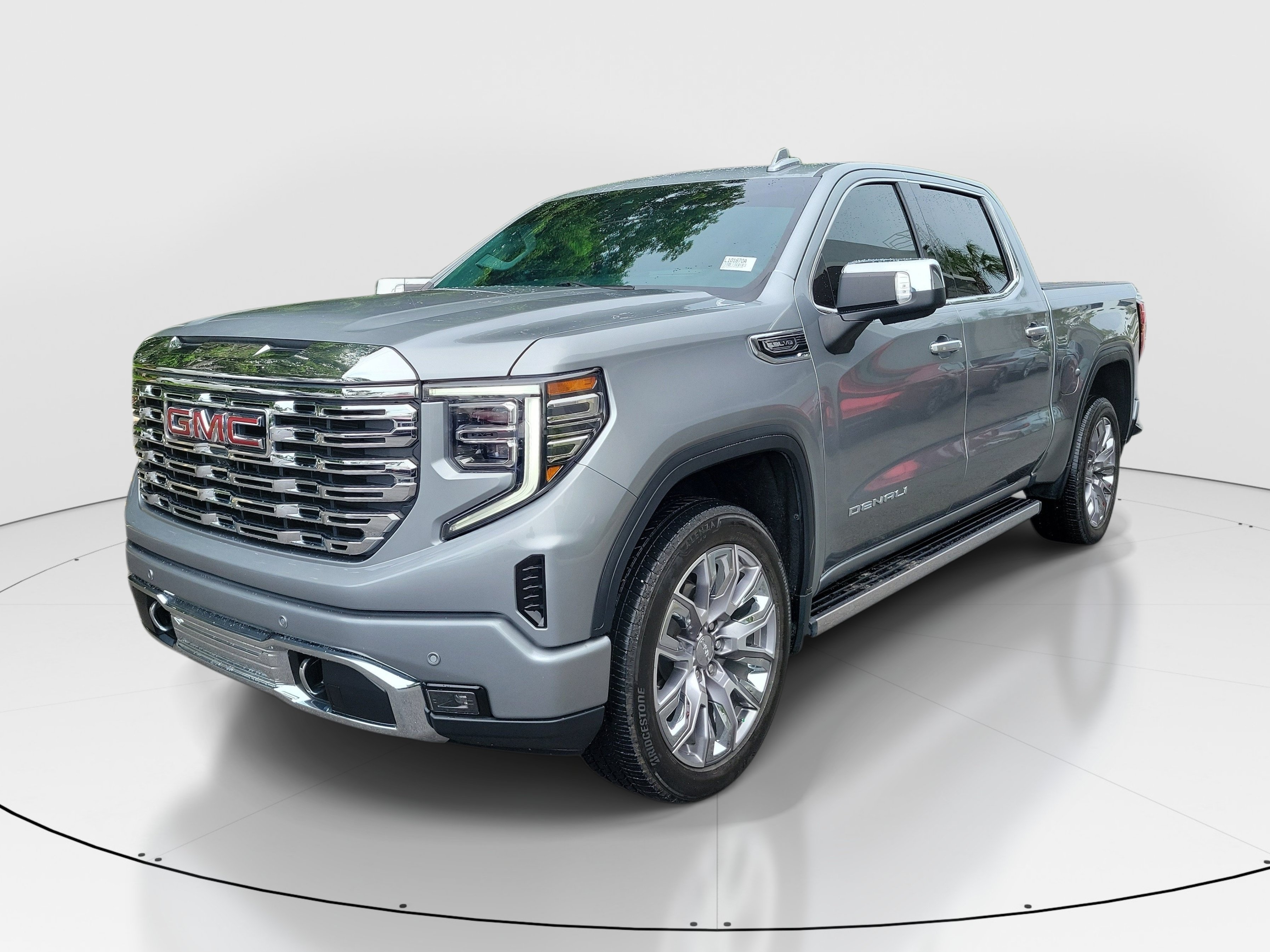 Used 2024 GMC Sierra 1500 Denali w/ Denali Reserve Package AWD/4WD image 3