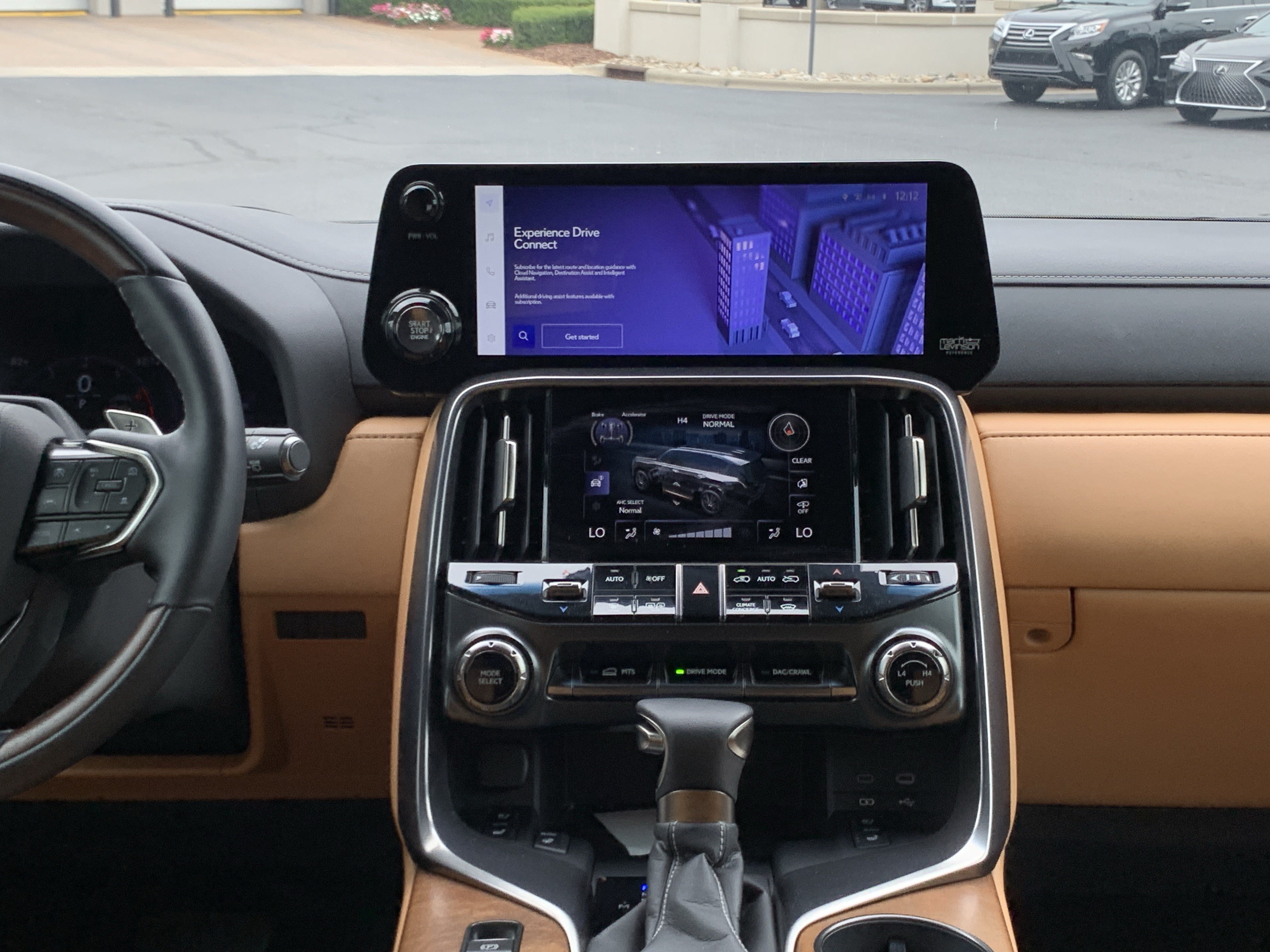 Used 2025 Lexus LX 600 4WD w/ Accessory Package (2T) image 31