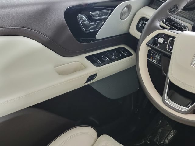 Used 2022 Lincoln Aviator Black Label Grand Touring AWD/4WD image 32