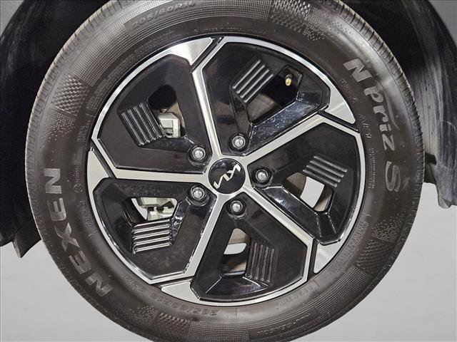 Used 2024 Kia Niro EX image 23