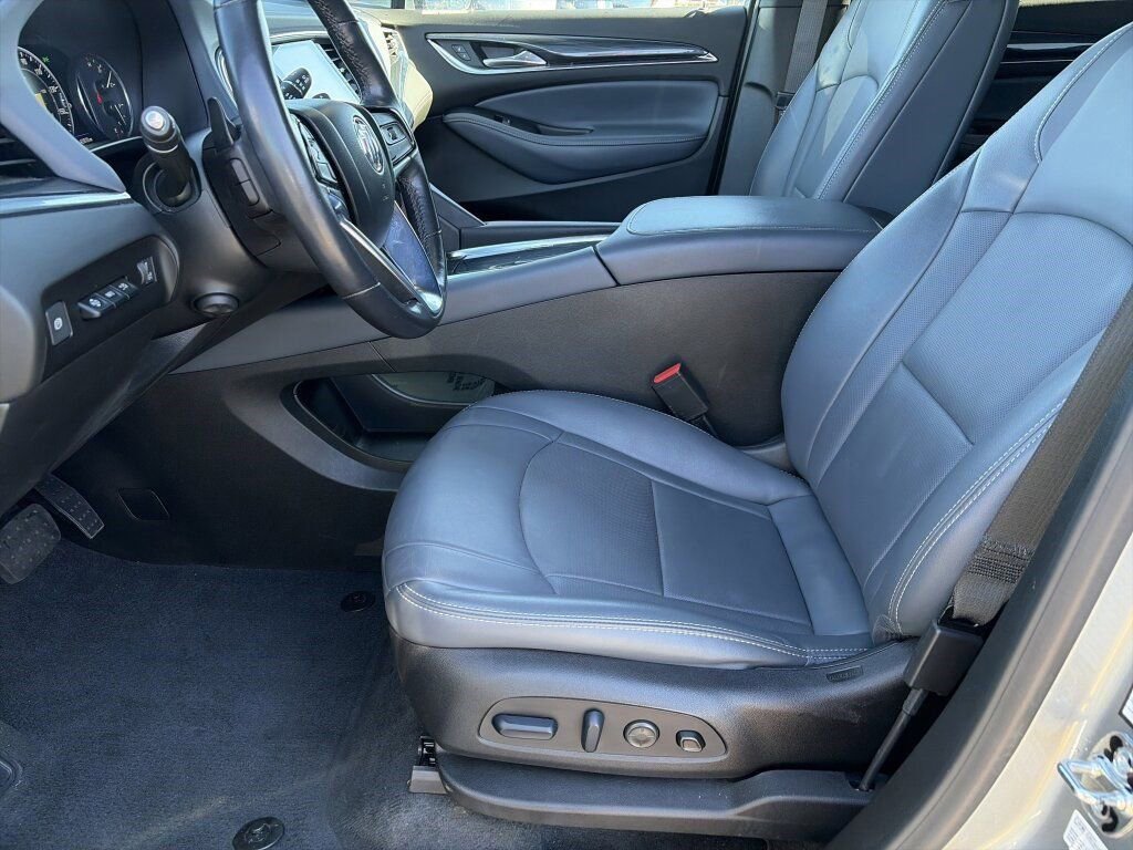 Used 2024 Buick Enclave Premium image 27