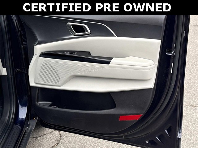 Used 2024 Kia Carnival LX image 8