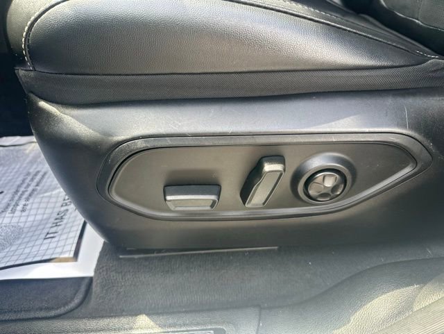 Used 2025 Jeep Grand Cherokee Altitude AWD/4WD image 12