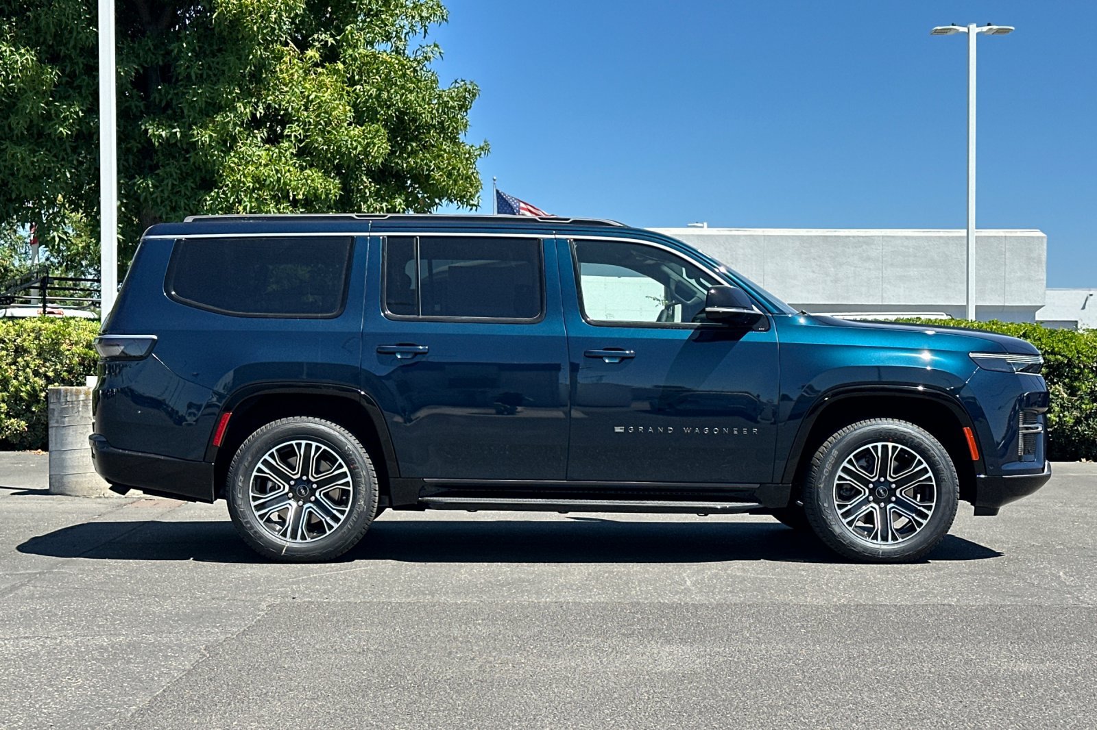 New 2026 Jeep Grand Wagoneer 4WD image 3