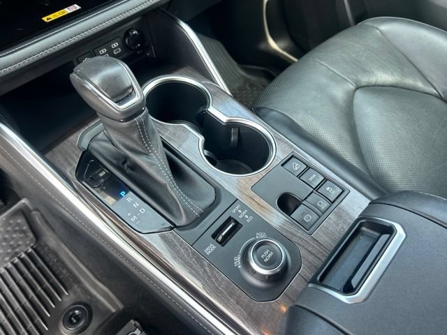 Used 2023 Toyota Highlander Platinum AWD/4WD image 28