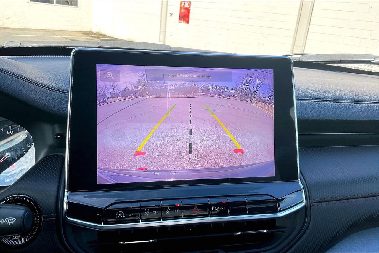 Used 2024 Jeep Compass Trailhawk image 14