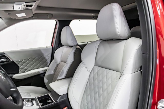 New 2025 Mitsubishi Outlander SEL image 6