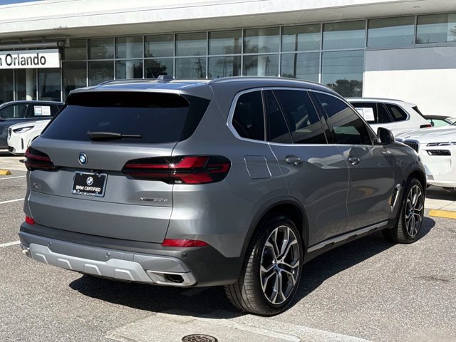 Certified 2025 BMW X5 xDrive50e w/ Climate Comfort Package AWD/4WD image 3