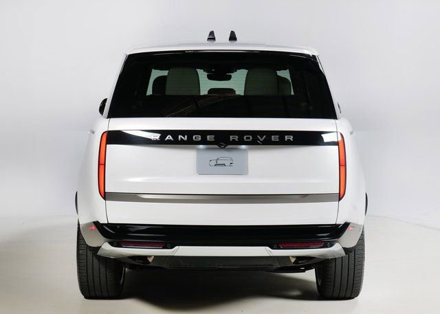 Used 2024 Land Rover Range Rover Long Wheelbase SE image 7