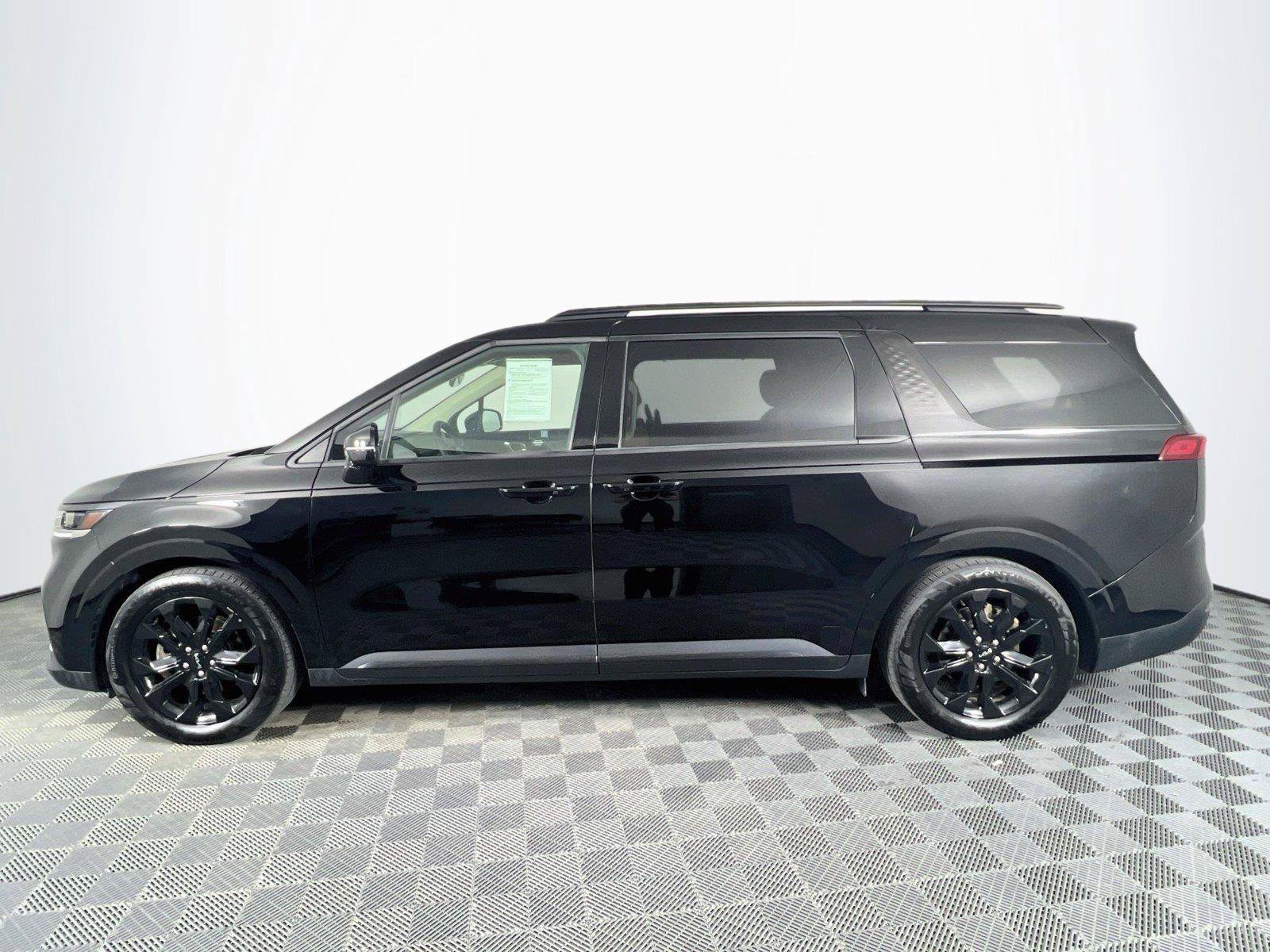 Used 2024 Kia Carnival SX Prestige FWD image 3