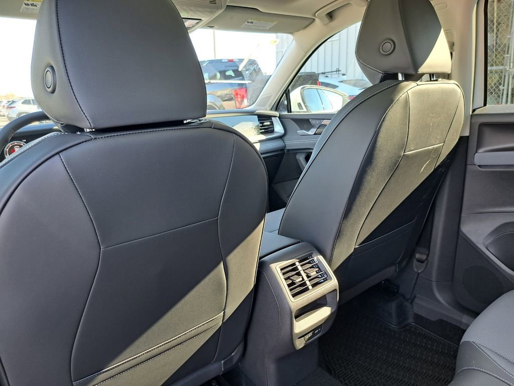 New 2026 Volkswagen Tiguan SE image 23