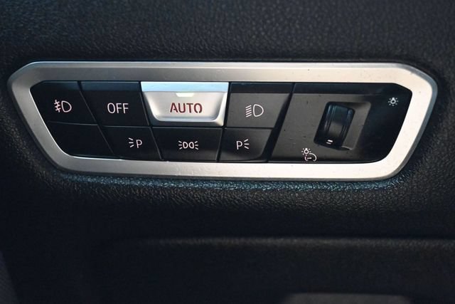 Used 2021 BMW X6 sDrive40i w/ Executive Package RWD image 24