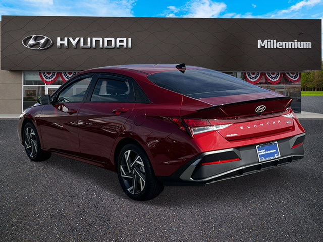Certified 2025 Hyundai Elantra Sport FWD image 5