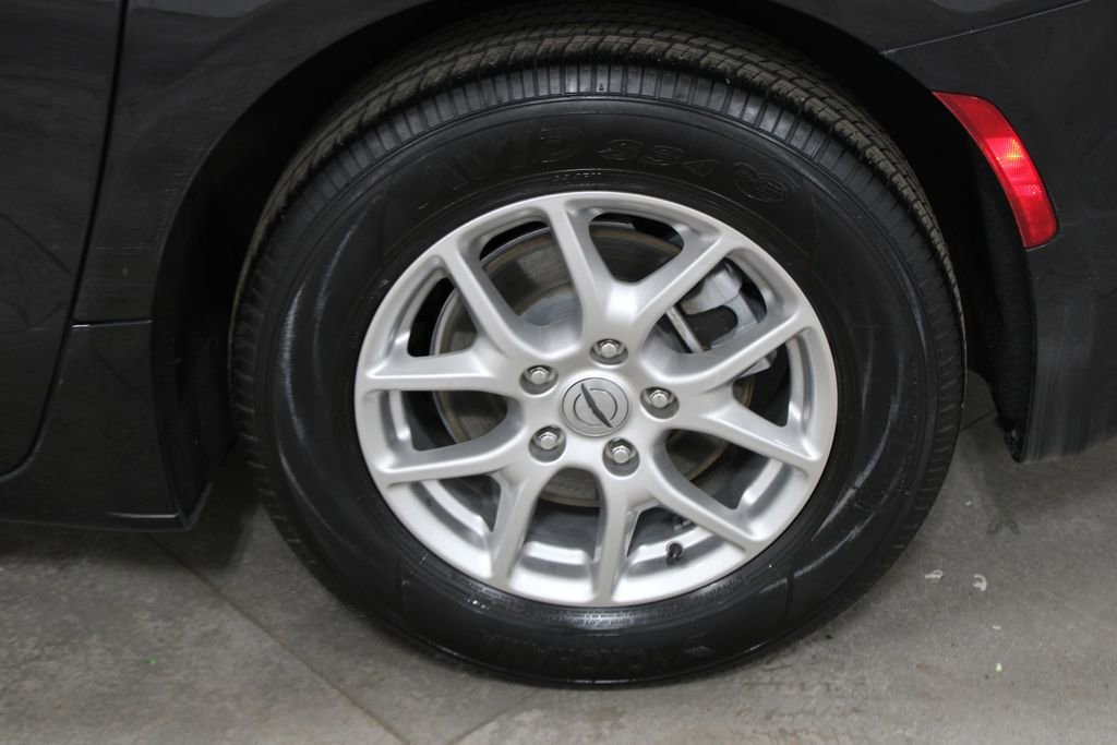 Used 2025 Chrysler Pacifica Select image 49