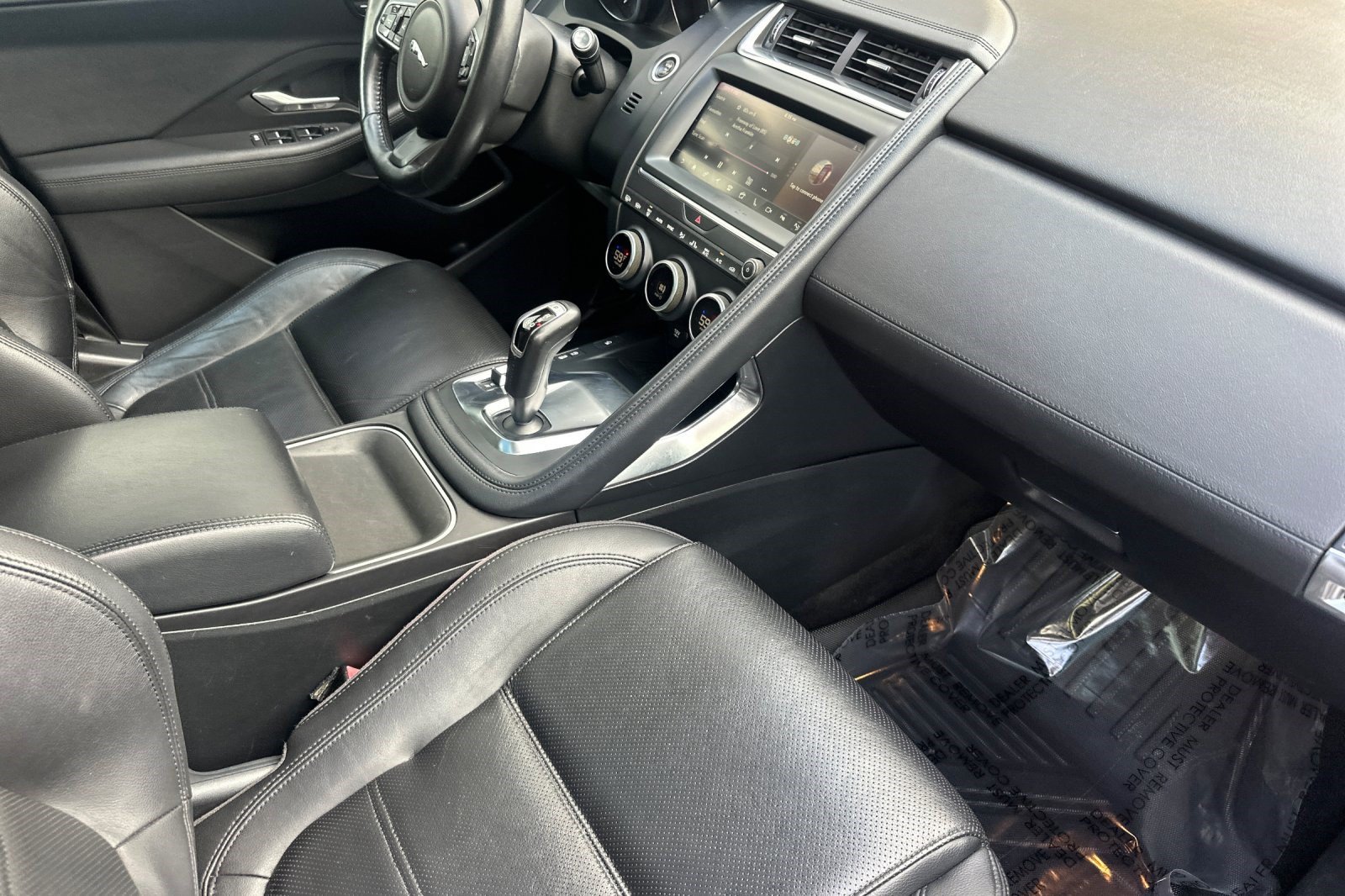 Used 2018 Jaguar E-PACE SE AWD/4WD image 19
