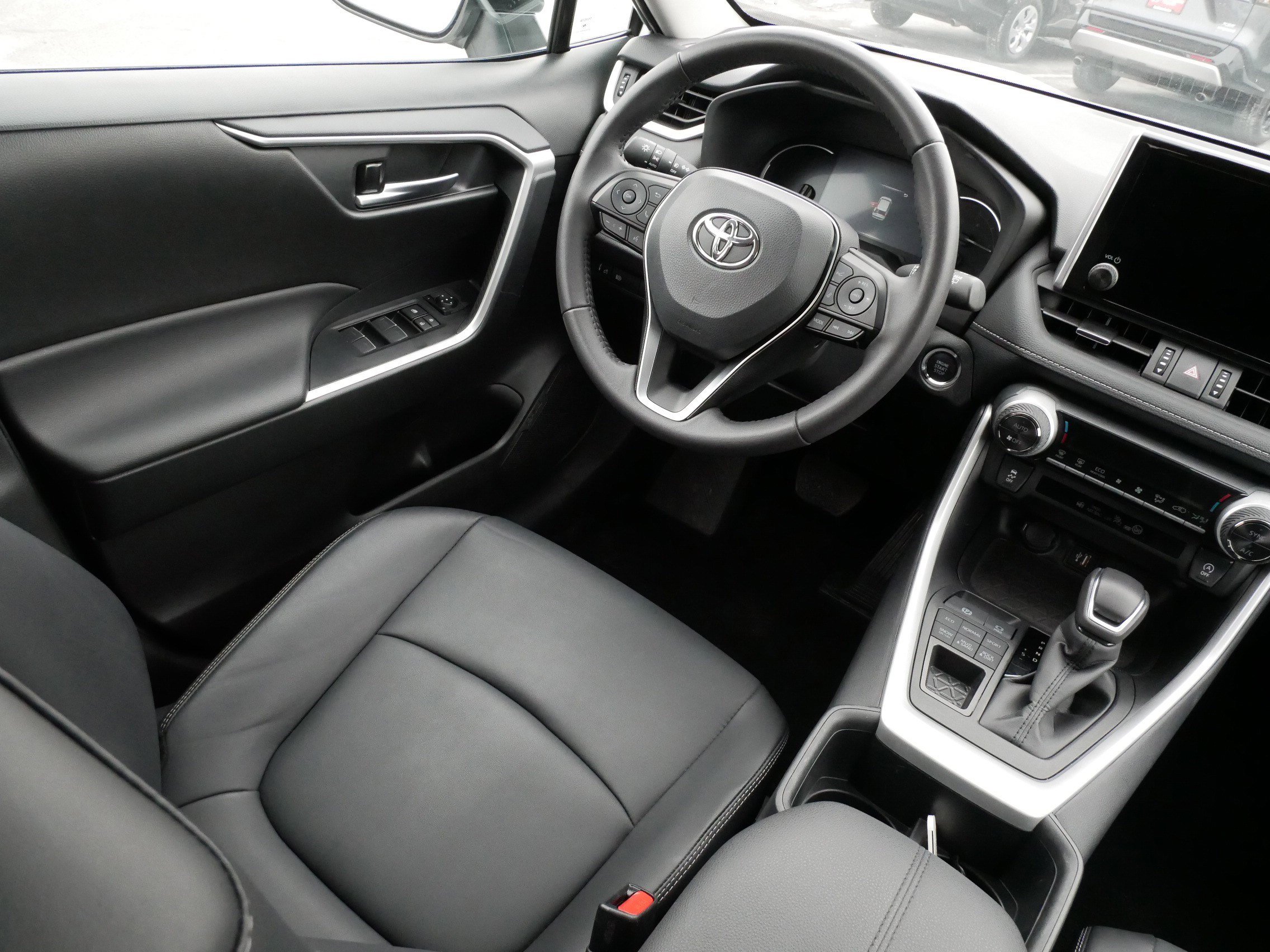 Certified 2025 Toyota RAV4 XLE Premium image 9