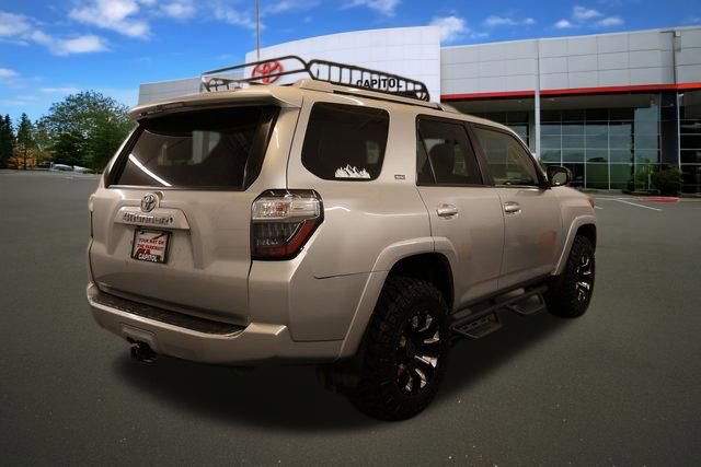 Used 2017 Toyota 4Runner SR5 AWD/4WD image 2