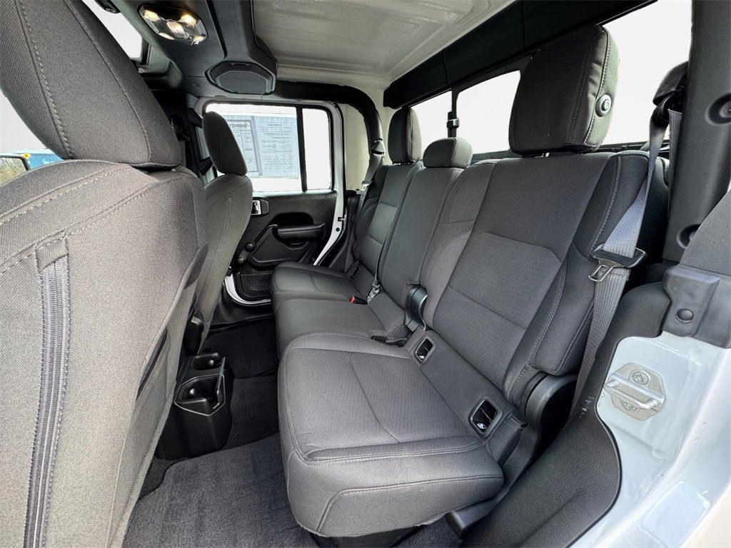 Used 2023 Jeep Gladiator Sport image 27