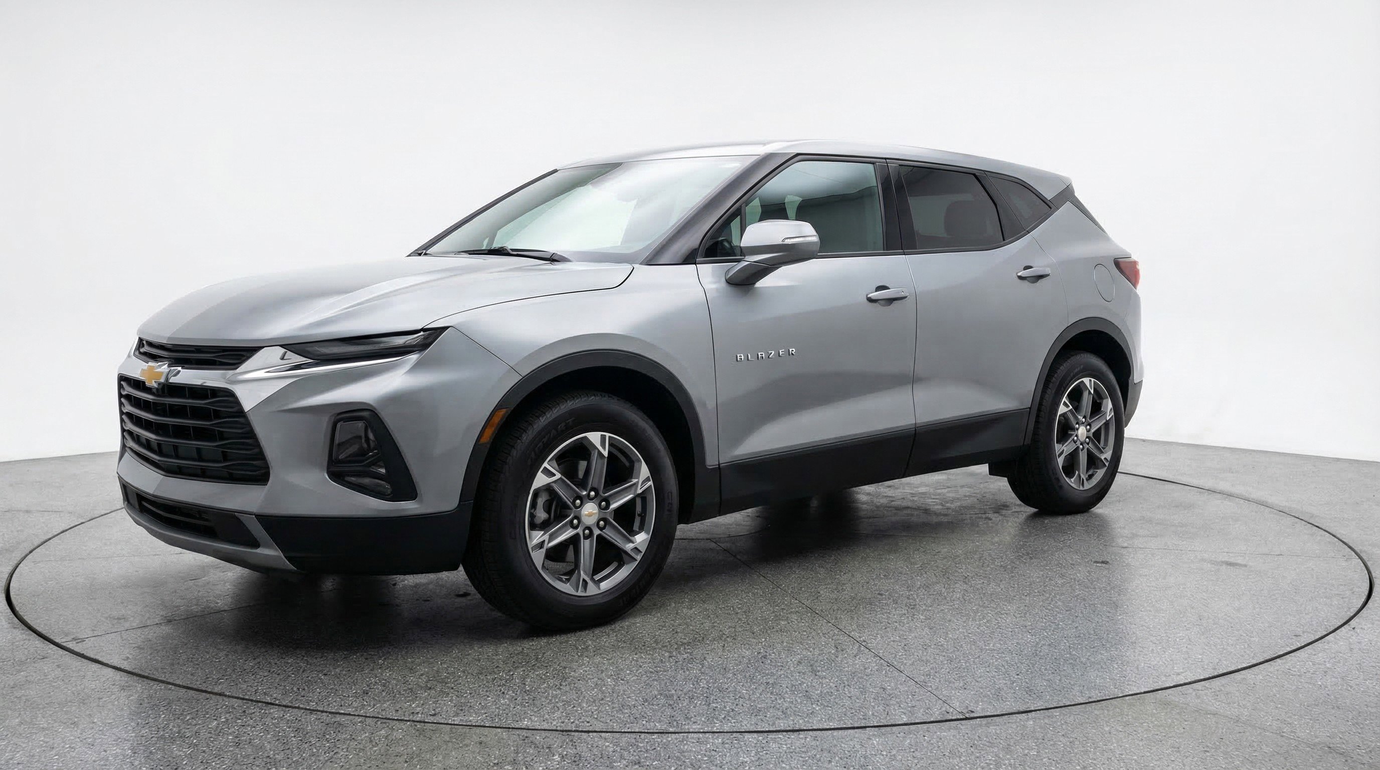 Used 2025 Chevrolet Blazer LT image 3