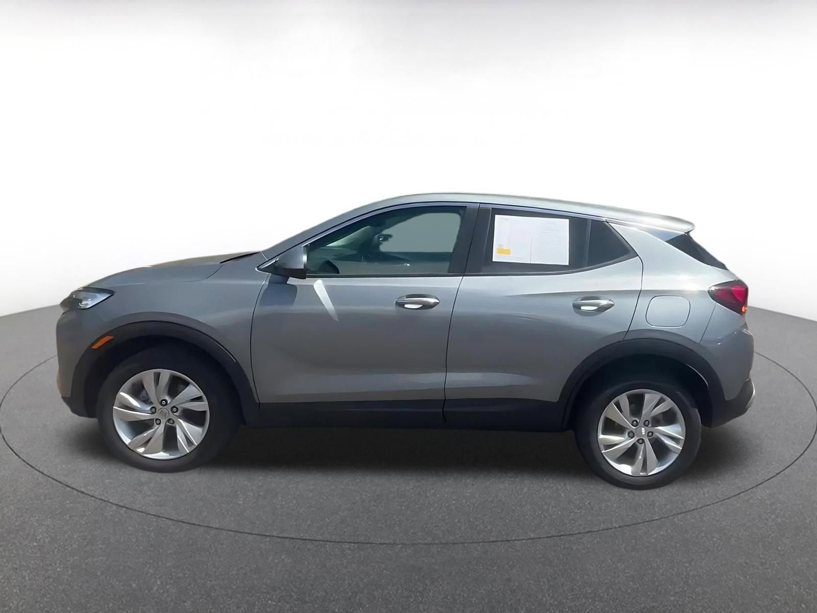 Used 2025 Buick Encore GX Preferred AWD/4WD image 8