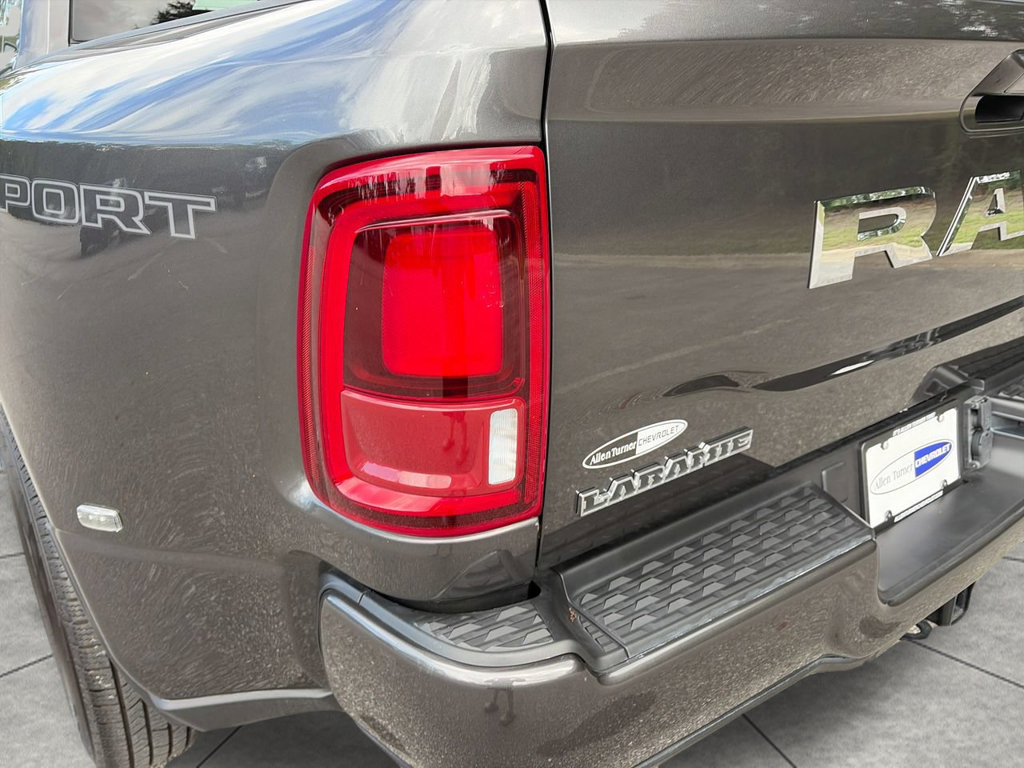 Used 2025 RAM 3500 Laramie AWD/4WD image 8