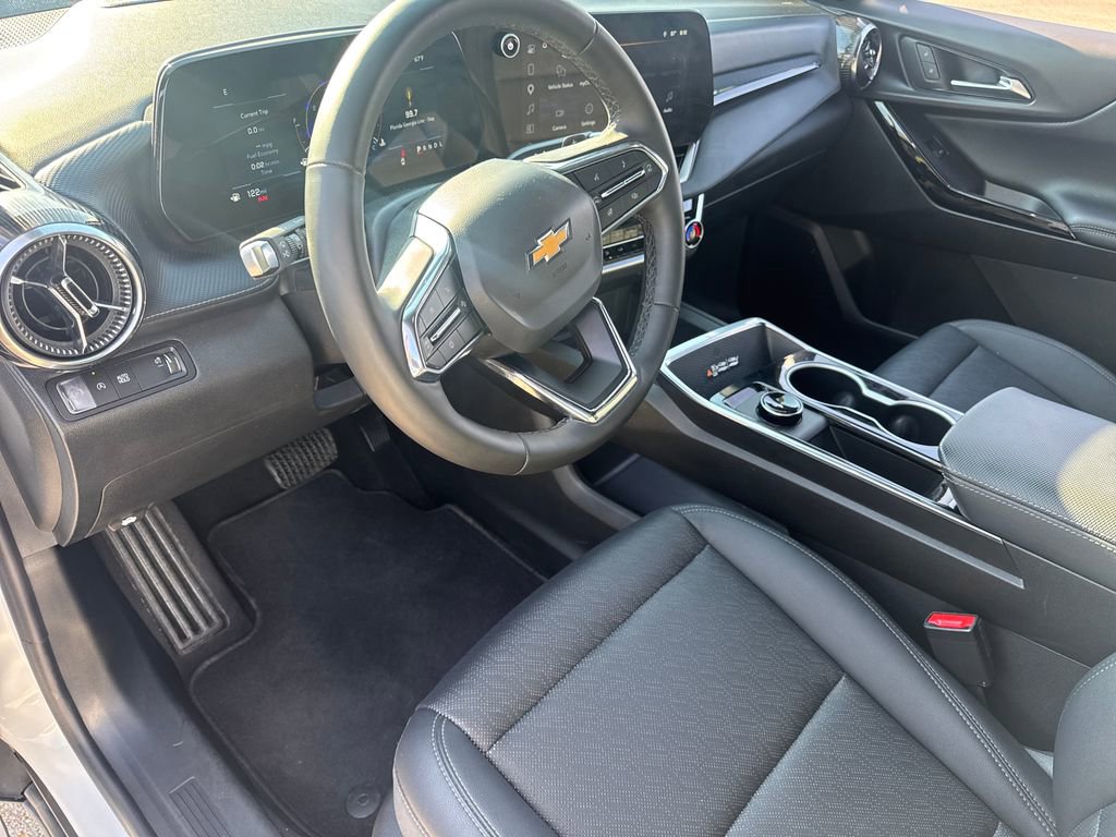 Used 2026 Chevrolet Equinox LT w/ Convenience Package II FWD image 16