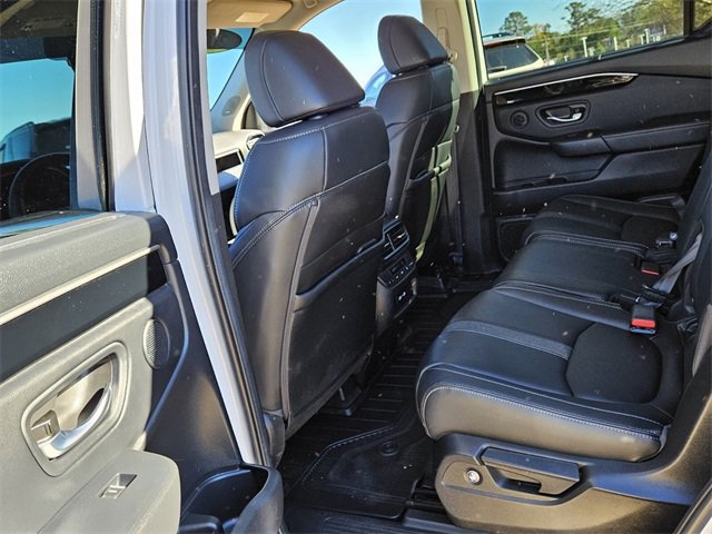 Used 2023 Honda Pilot Touring image 6