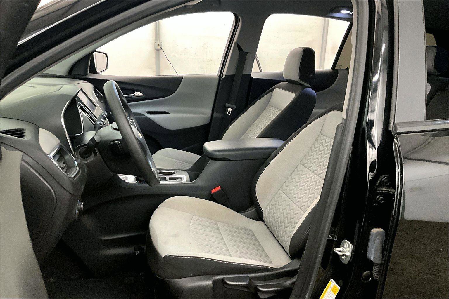 Used 2024 Chevrolet Equinox LS image 24