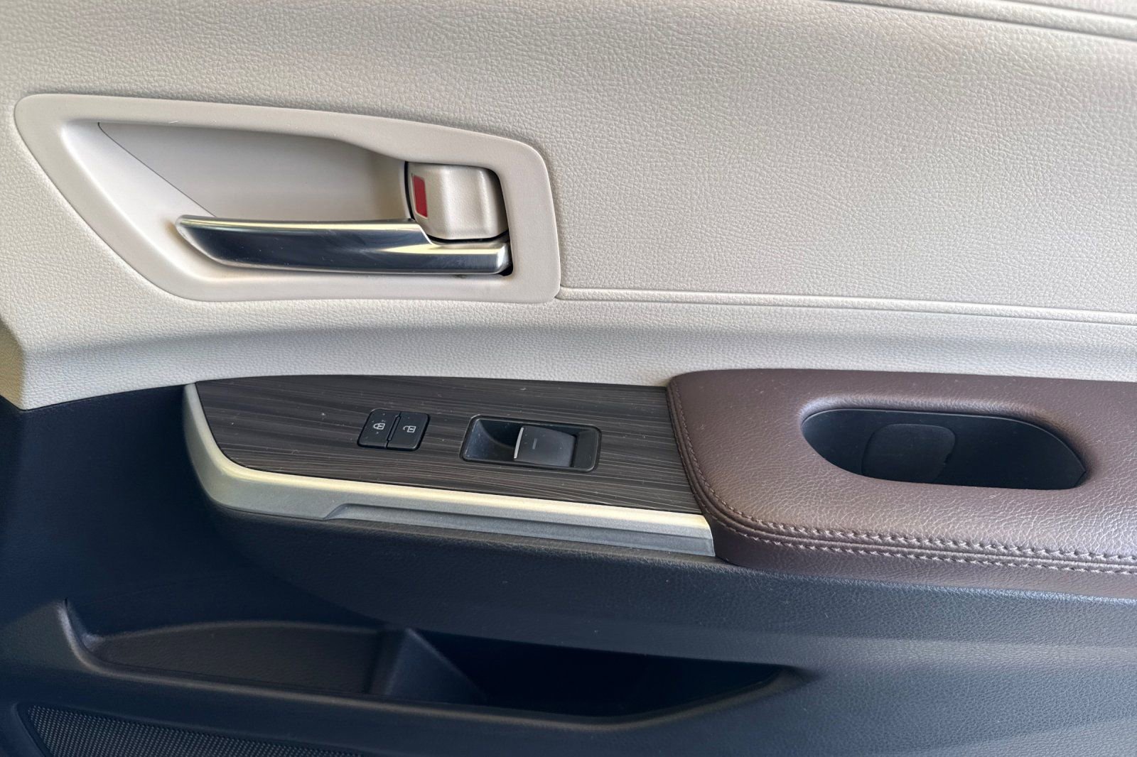 Certified 2021 Toyota Sienna Platinum image 20