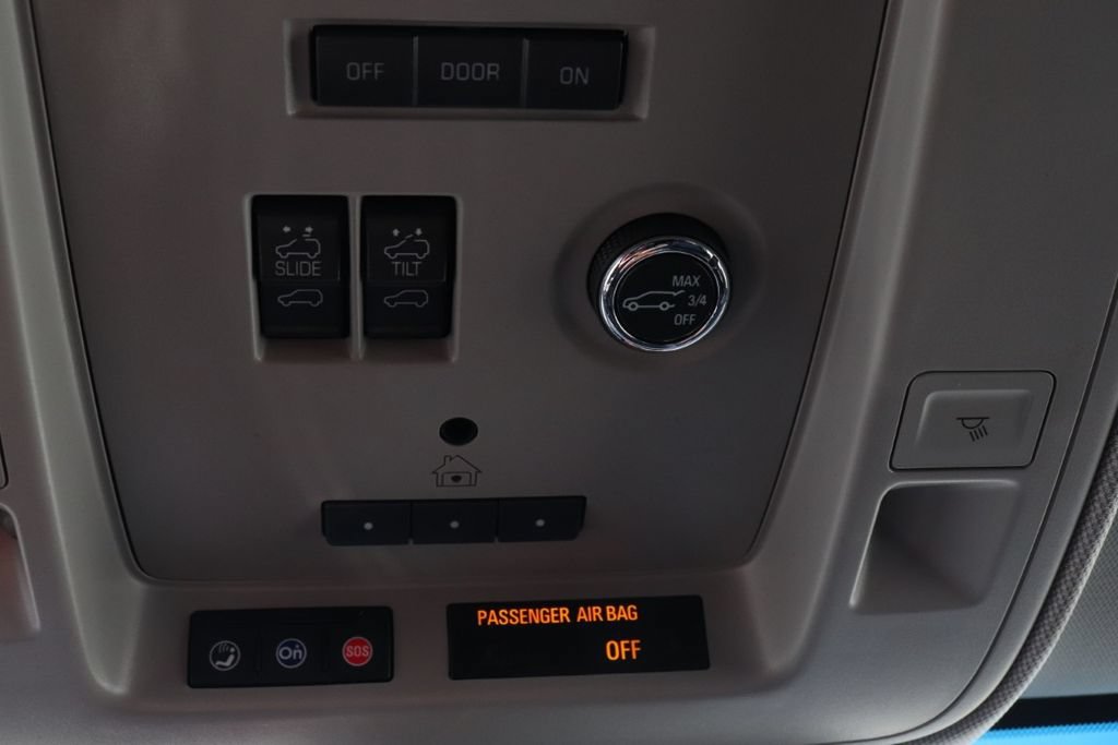 Used 2017 Cadillac Escalade Luxury AWD/4WD image 25