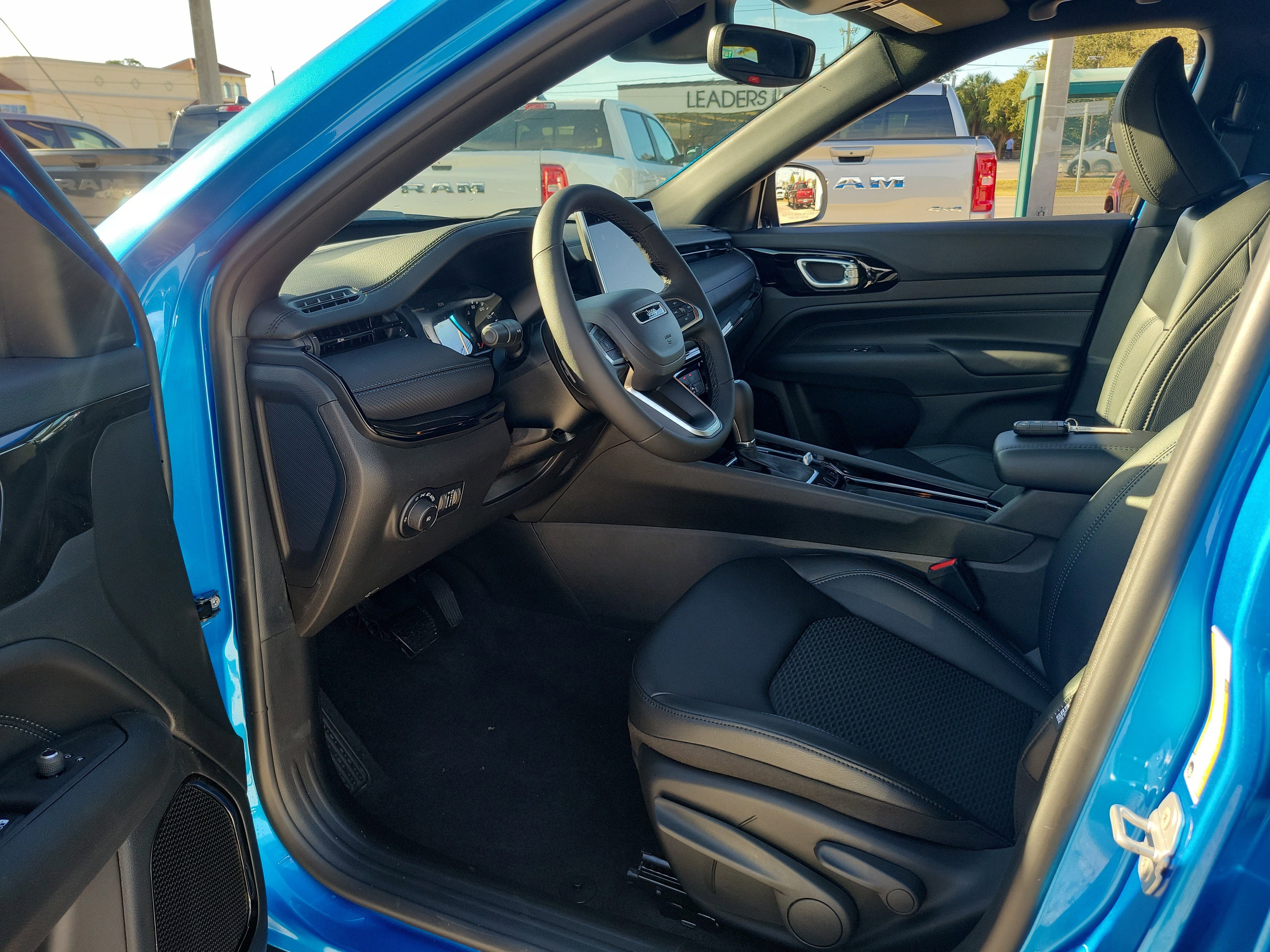 New 2026 Jeep Compass Latitude image 12