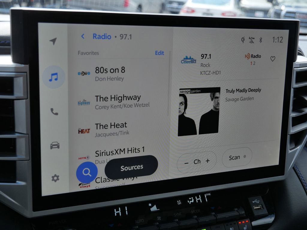 Used 2025 Toyota Tundra Platinum image 39