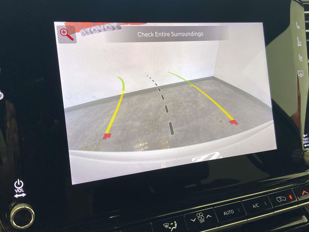 Used 2025 Jeep Wagoneer L Series II AWD/4WD image 26