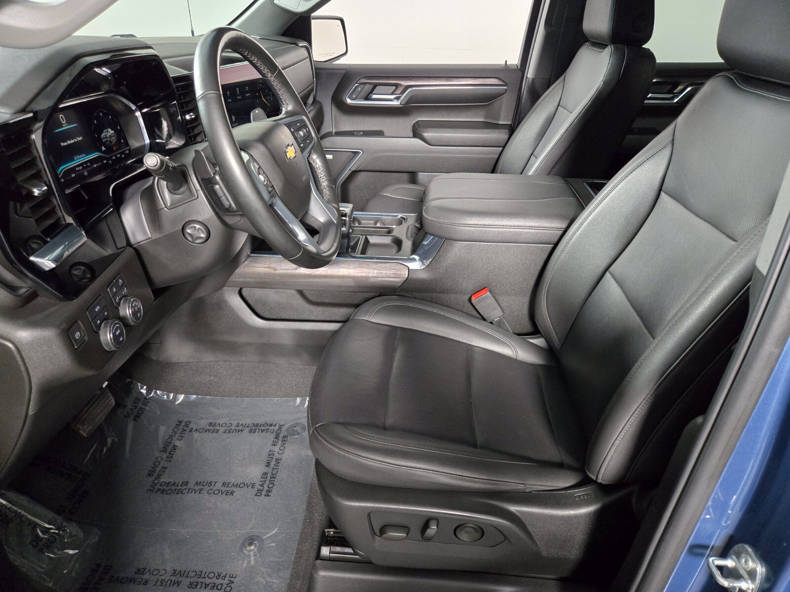 Used 2024 Chevrolet Silverado 1500 LTZ AWD/4WD image 10