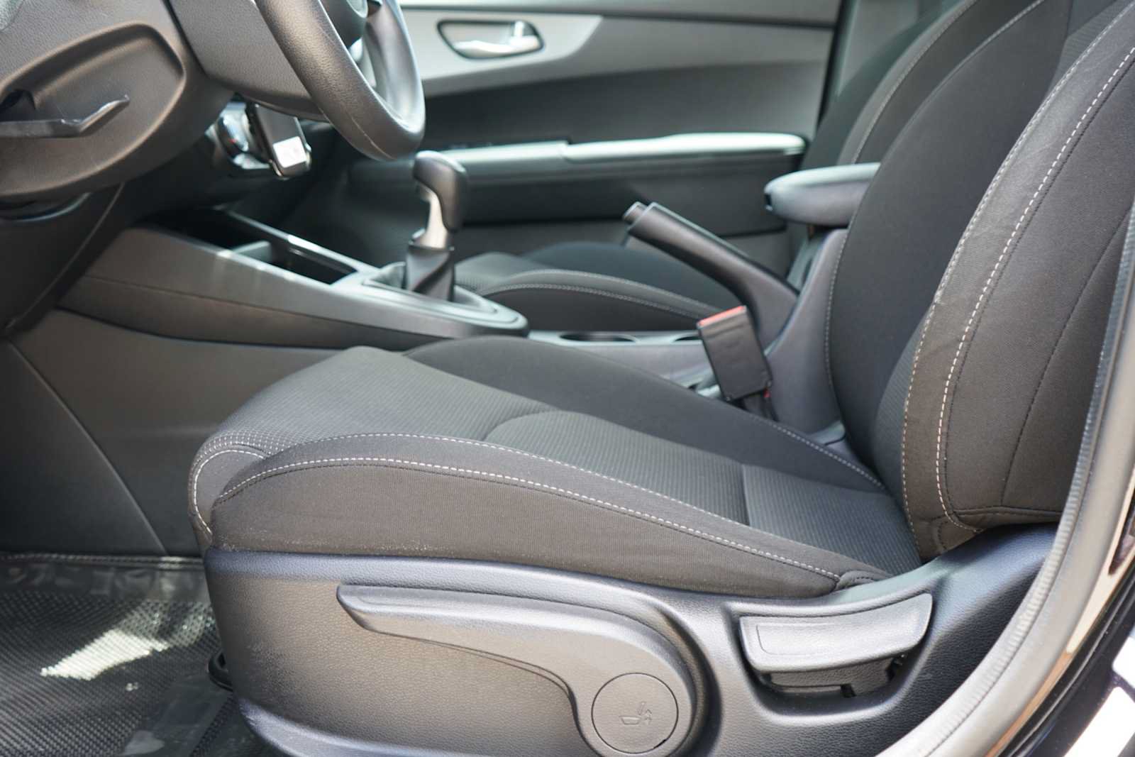 Certified 2021 Kia Forte Sedan FWD image 19
