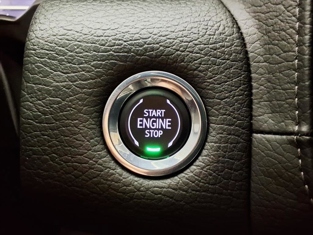 Used 2023 GMC Yukon XL Denali w/ Denali Reserve Package image 23