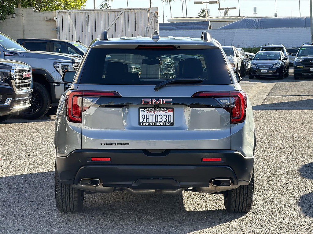 Used 2023 GMC Acadia SLT w/ Elevation Edition FWD image 6