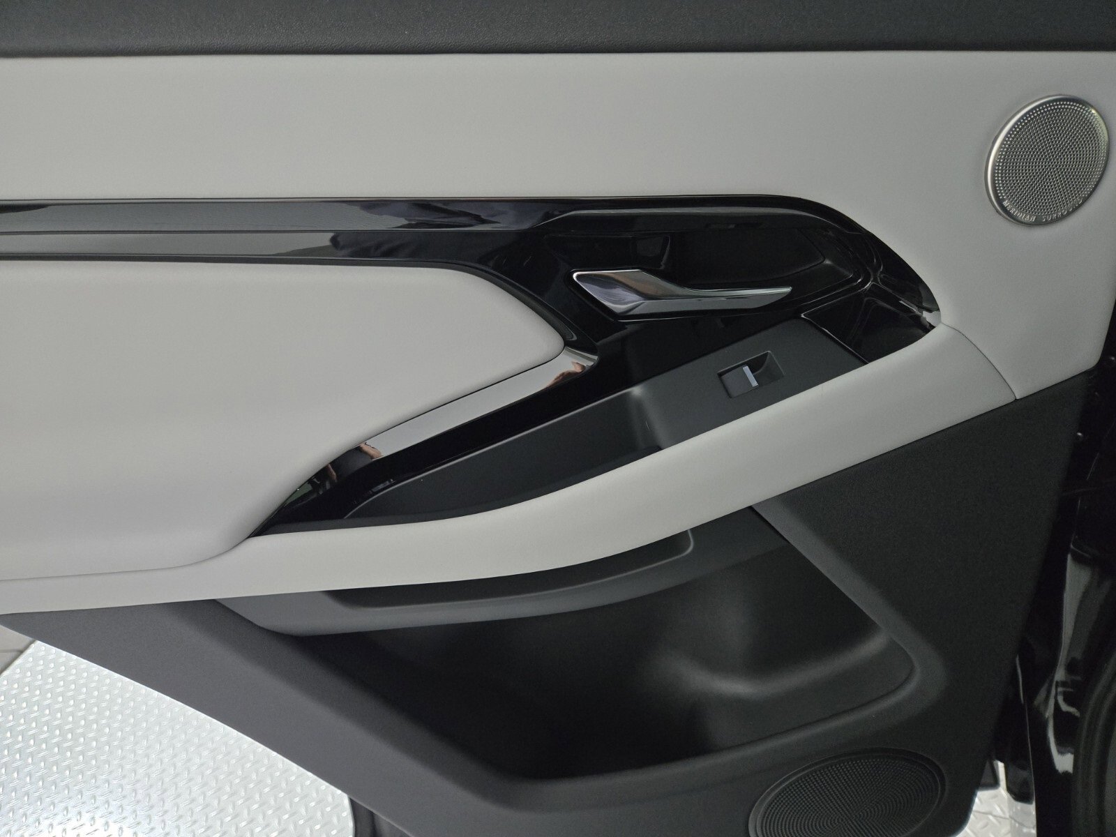 New 2026 Land Rover Range Rover Evoque Dynamic SE image 22