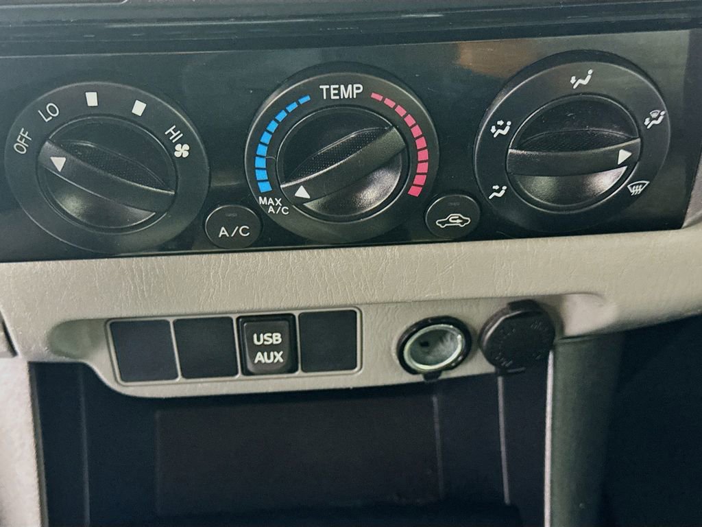 Used 2014 Toyota Tacoma PreRunner w/ SR5 Package image 19