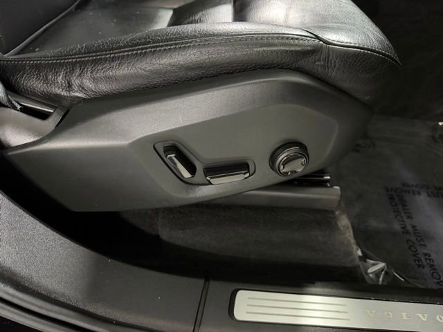 Used 2018 Volvo XC90 T5 Momentum w/ Convenience Package image 25