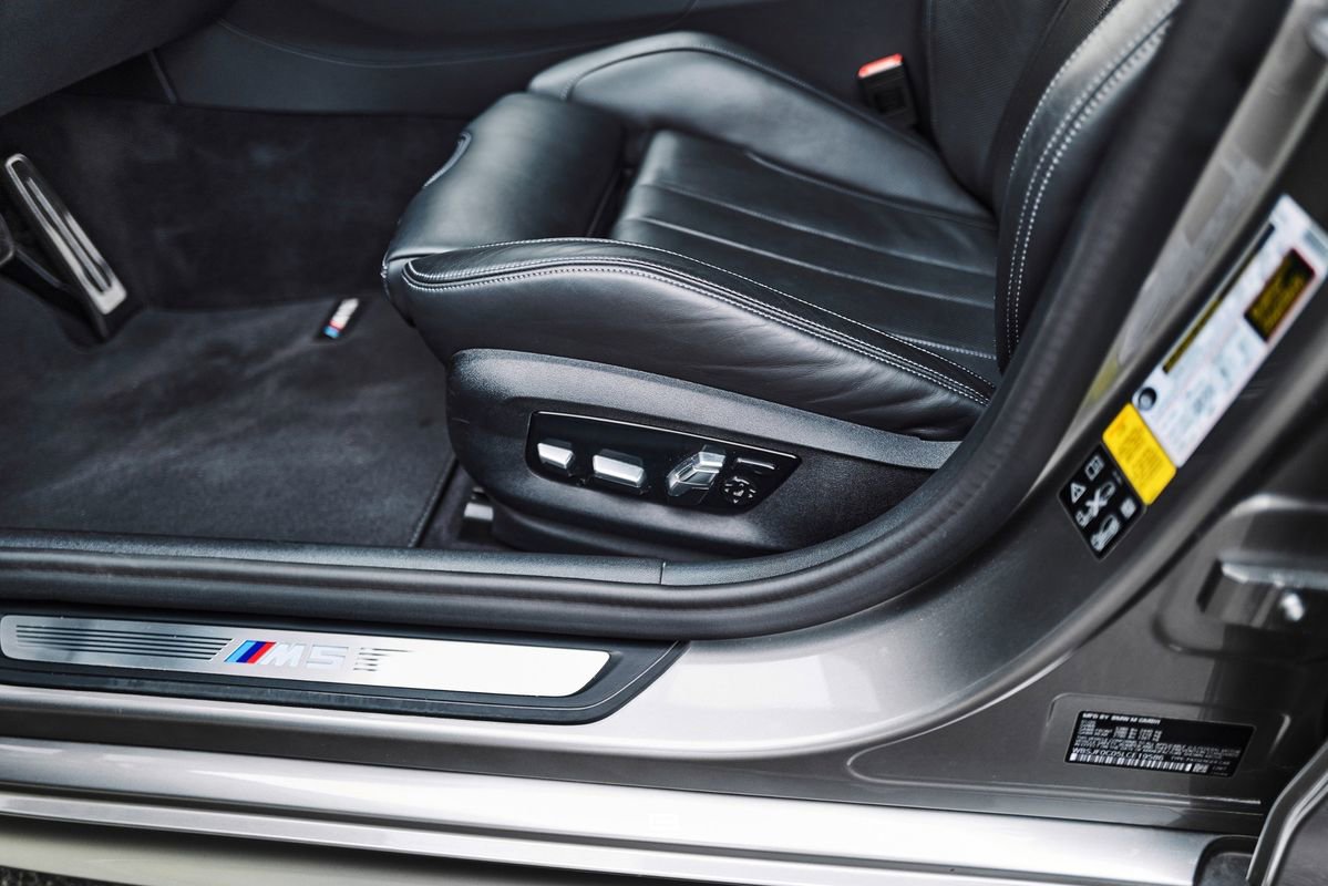 Used 2020 BMW M5 w/ Executive Package image 22