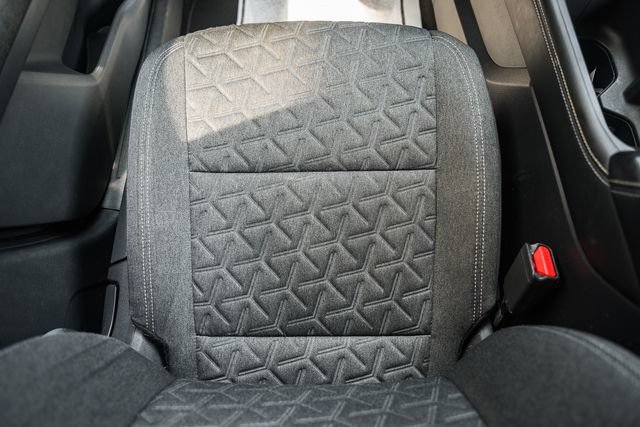 Used 2025 Nissan Kicks SV AWD/4WD image 37